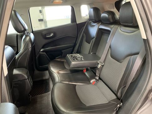 Used 2019 Jeep Compass Latitude image 24