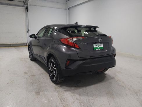 Used 2018 Toyota C-HR XLE image 5