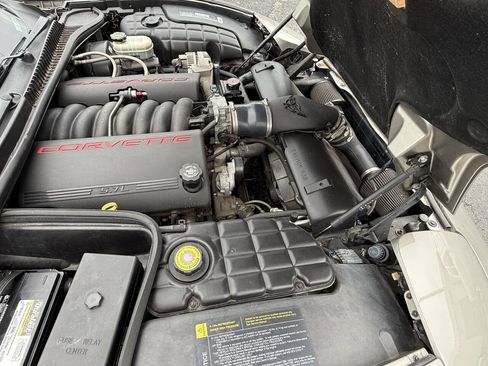 Used 1998 Chevrolet Corvette Coupe w/ Roof Pkg RWD image 27