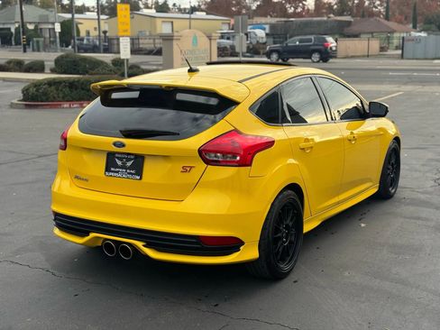 Used 2018 Ford Focus ST w/ Equipment Group 402A image 6
