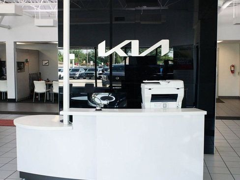 Used 2021 Chevrolet Silverado 1500 LT Trail Boss w/ Convenience Package II image 14