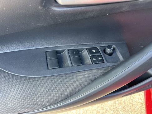 Used 2021 Toyota Corolla LE image 33