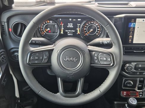 Used 2026 Jeep Gladiator Rubicon AWD/4WD image 14