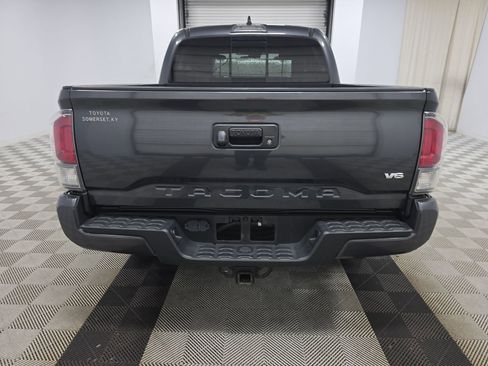 Used 2021 Toyota Tacoma TRD Sport image 4