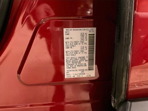 Used 2024 Nissan Pathfinder Platinum w/ Cargo Package image 31