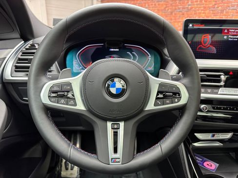 Used 2025 BMW X4 M40i image 15