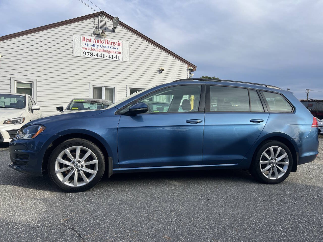 Used 2017 Volkswagen Golf S AWD/4WD image 2