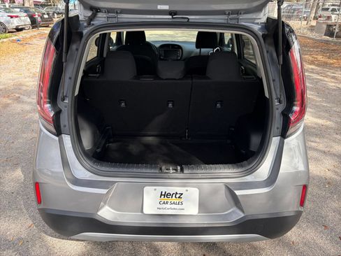 Used 2025 Kia Soul LX w/ LX Technology Package FWD image 25