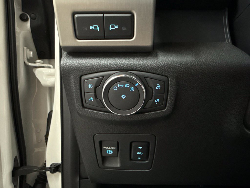 Used 2018 Ford F150 Platinum w/ Equipment Group 701A Luxury AWD/4WD image 18