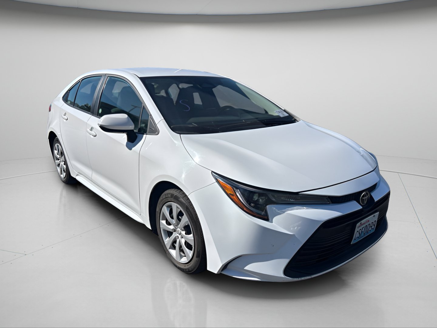Used 2025 Toyota Corolla LE FWD image 3