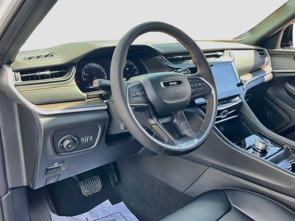 New 2026 Jeep Grand Cherokee Limited AWD/4WD image 9