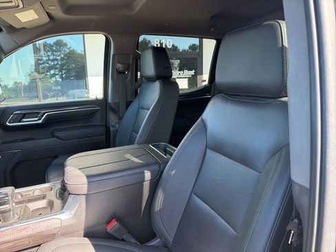 Used 2023 Chevrolet Silverado 1500 LTZ AWD/4WD image 2