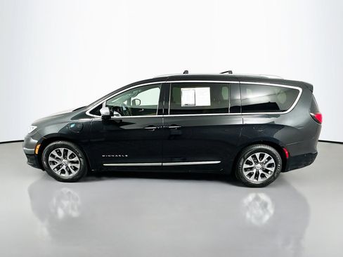 Used 2022 Chrysler Pacifica Pinnacle FWD image 4