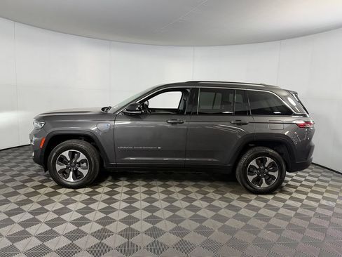 Used 2023 Jeep Grand Cherokee 4WD 4xe image 11
