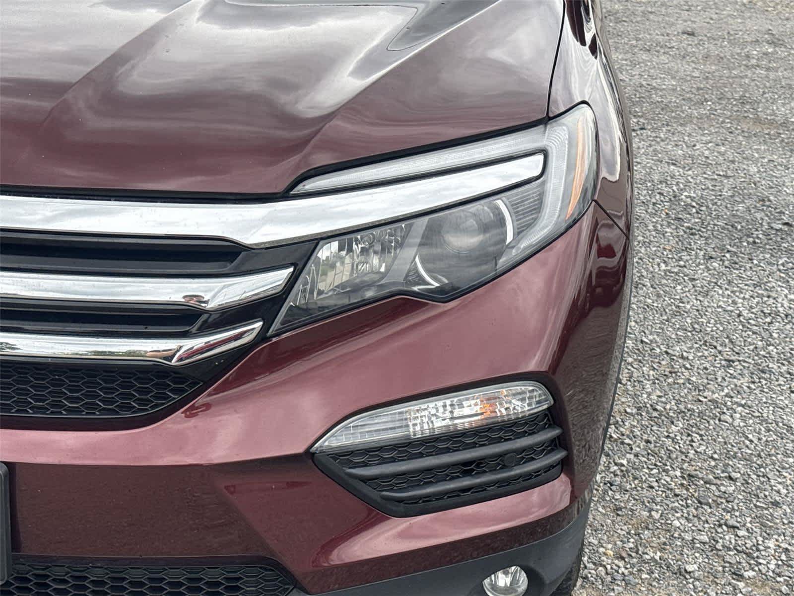 Used 2018 Honda Pilot Touring image 9