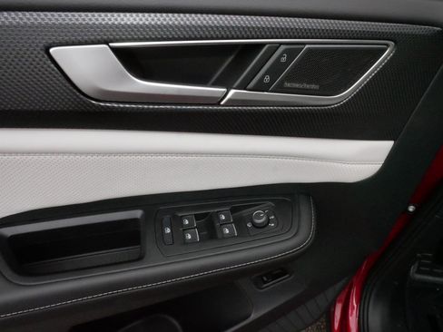 Certified 2025 Volkswagen Atlas Cross Sport SEL Premium R-Line image 19