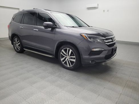 Used 2018 Honda Pilot Touring image 13