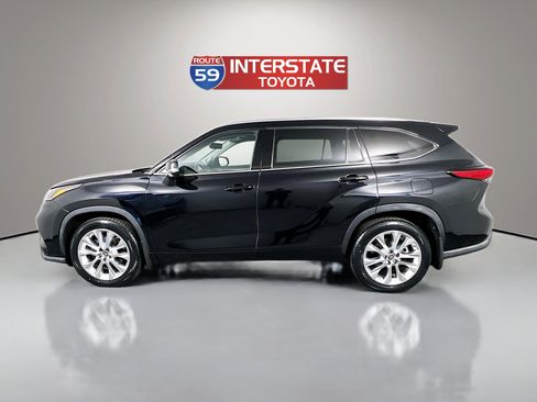 Used 2023 Toyota Highlander Limited image 4