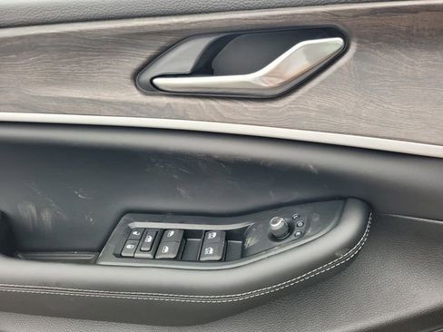 New 2026 Jeep Grand Cherokee Altitude image 21