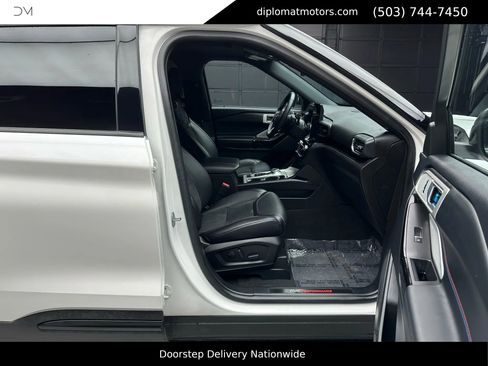 Used 2024 Ford Explorer ST w/ Equipment Group 401A image 19