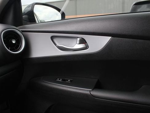 Used 2023 Kia Forte LXS w/ LXS Technology Package FWD image 20