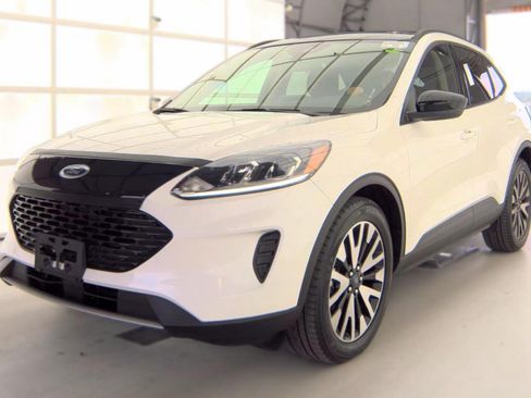 Used 2020 Ford Escape SE Sport AWD/4WD image 2