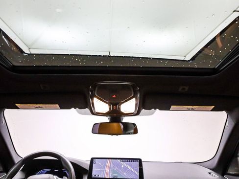 Certified 2023 BMW 530e w/ Premium Package image 17