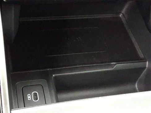 Used 2025 Land Rover Range Rover Velar Dynamic SE image 24