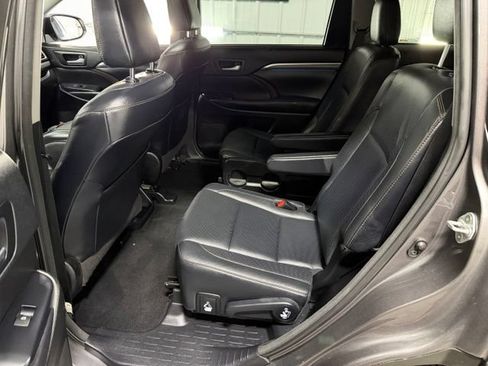 Used 2018 Toyota Highlander Limited AWD/4WD image 8