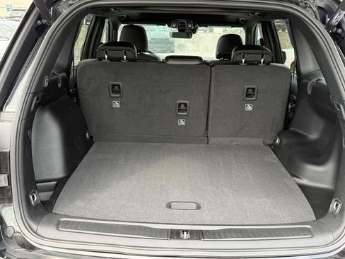 New 2026 Jeep Grand Cherokee Altitude image 4