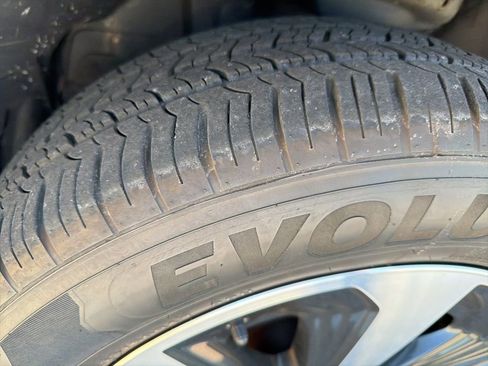 Used 2017 Subaru Forester 2.5i Premium w/ All-Weather Package image 10