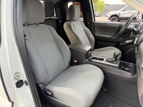 Used 2021 Toyota Tacoma SR w/ SR Convenience Package RWD image 32