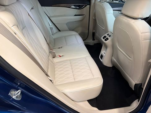 Used 2022 Buick Envision Avenir w/ Technology Package II image 20