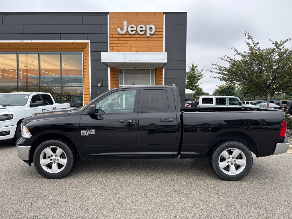 Used 2024 RAM 1500 Classic SLT AWD/4WD image 31