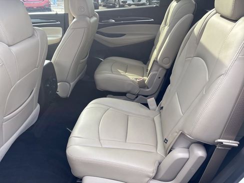Used 2021 Buick Enclave Essence image 10