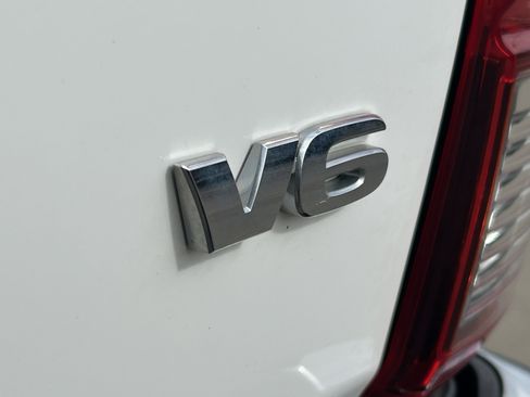 Certified 2018 Toyota Tacoma SR5 image 10