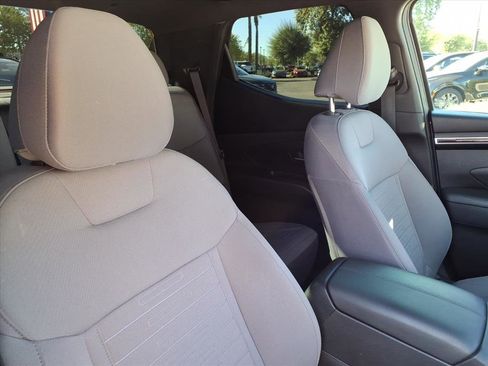 Certified 2022 Hyundai Santa Cruz SEL image 12