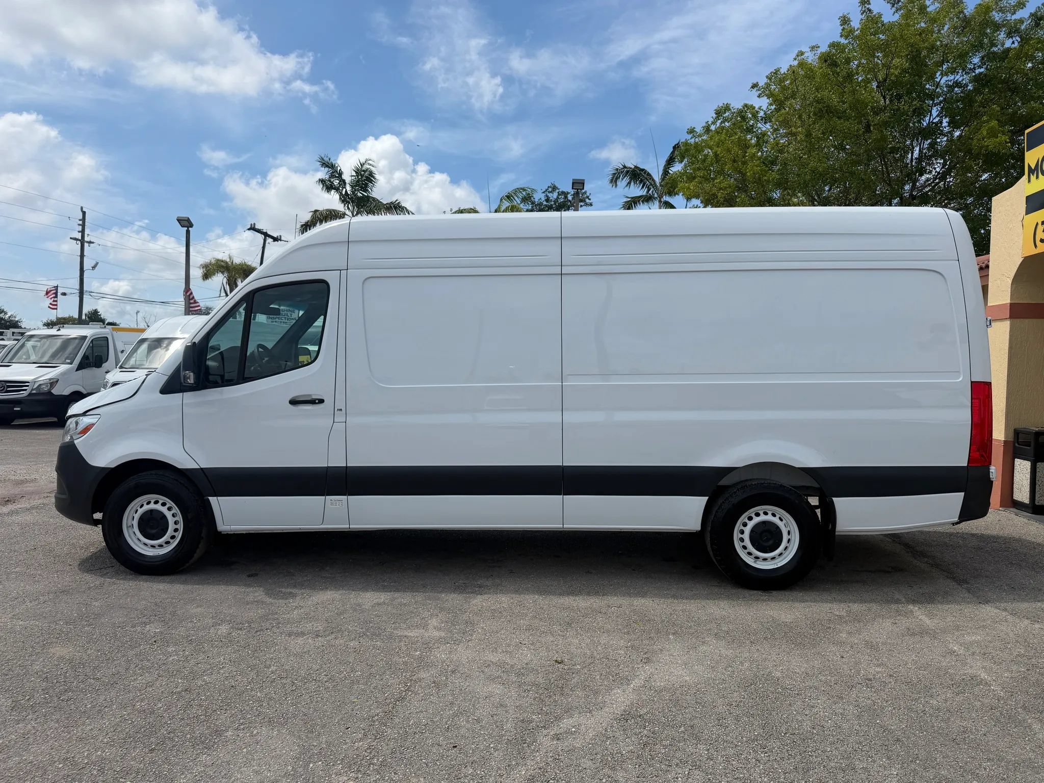 Used 2024 Mercedes-Benz Sprinter 2500 image 2
