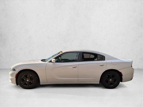 Used 2015 Dodge Charger SE image 8