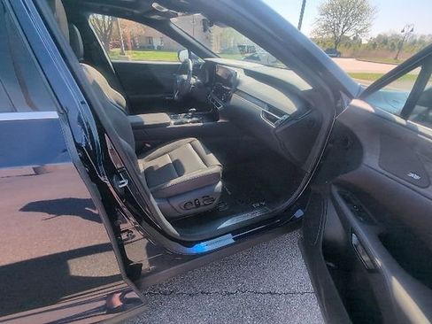 Certified 2025 Lexus RX 350 AWD w/ Convenience Package image 3