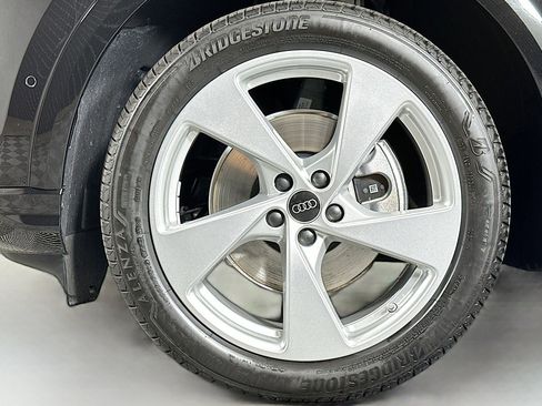 Used 2025 Audi Q5 Prestige AWD/4WD image 11