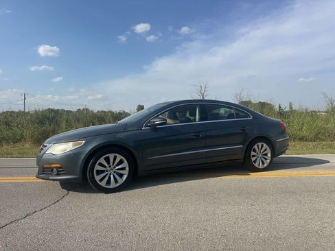 Used 2010 Volkswagen CC Sport image 2