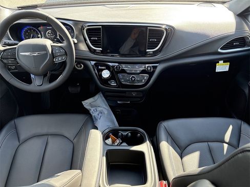 New 2026 Chrysler Pacifica Select w/ S Appearance Package image 19