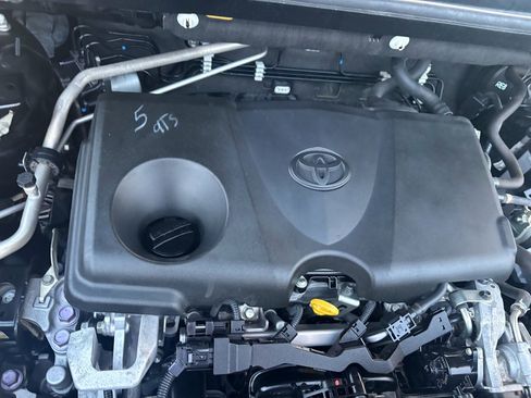 Used 2019 Toyota RAV4 LE image 28