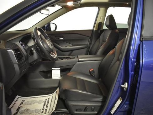 Used 2022 Nissan Rogue SV w/ SV Premium Package AWD/4WD image 11