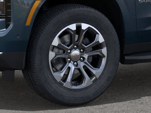 New 2026 Chevrolet Suburban LS w/ Max Trailering Package AWD/4WD image 9