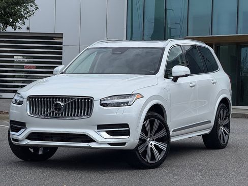 Certified 2025 Volvo XC90 T8 Plus w/ Protection Package AWD/4WD image 1