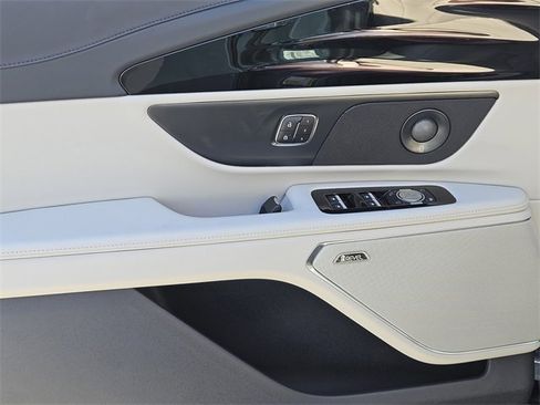 New 2026 Lincoln Nautilus Reserve image 22