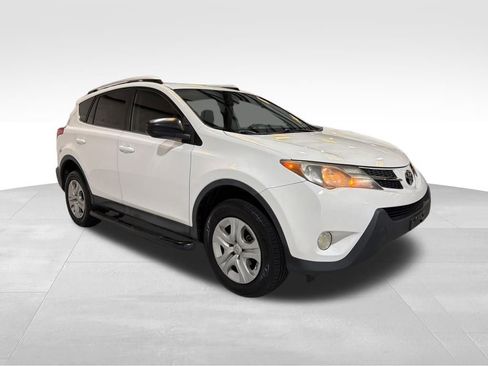 Used 2014 Toyota RAV4 LE image 3