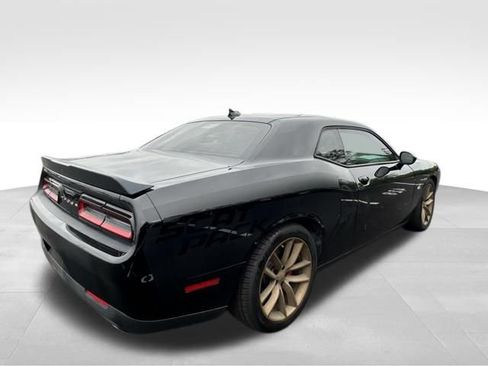 Used 2016 Dodge Challenger R/T Scat Pack w/ Leather Interior Group RWD image 7